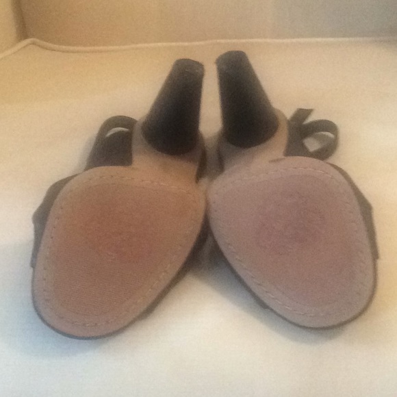 Shoes - Picture 2 of 4